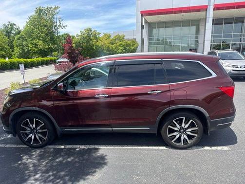 Deep Scarlet Pearl 2019 Honda Pilot Touring 8-Passenger