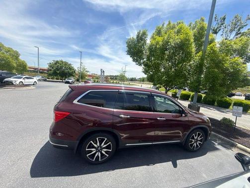 Deep Scarlet Pearl 2019 Honda Pilot Touring 8-Passenger