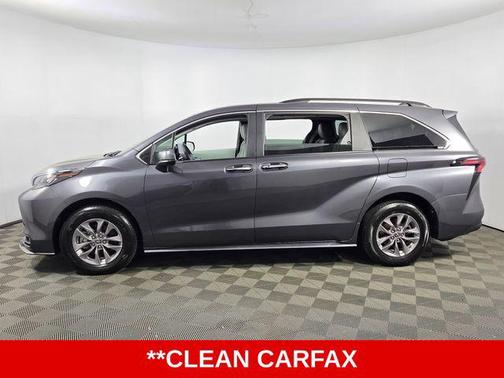 Magnetic Gray Metallic 2025 Toyota Sienna XLE