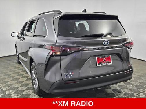 Magnetic Gray Metallic 2025 Toyota Sienna XLE