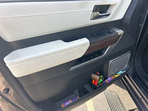 2022 Toyota Tundra Hybrid Capstone