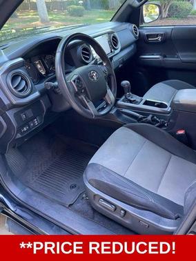 Midnight Black Metallic 2022 Toyota Tacoma TRD Sport