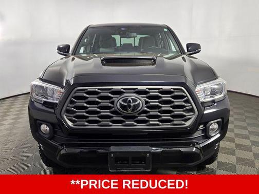 Midnight Black Metallic 2022 Toyota Tacoma TRD Sport