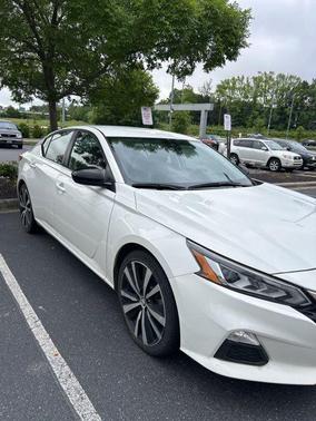 2022 Nissan Altima SR FWD
