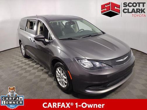 2023 Chrysler Voyager SE