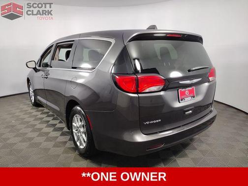 2023 Chrysler Voyager SE