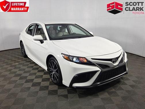 White 2022 Toyota Camry SE