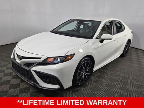White 2022 Toyota Camry SE