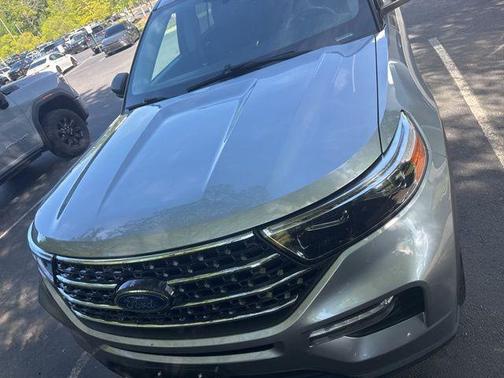 Silver Metallic 2020 Ford Explorer XLT