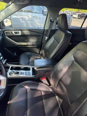 Silver Metallic 2020 Ford Explorer XLT