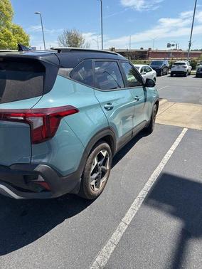 Pluton Blue/Black Roof 2025 Kia Seltos S