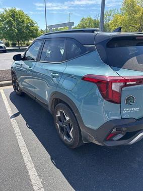 Pluton Blue/Black Roof 2025 Kia Seltos S