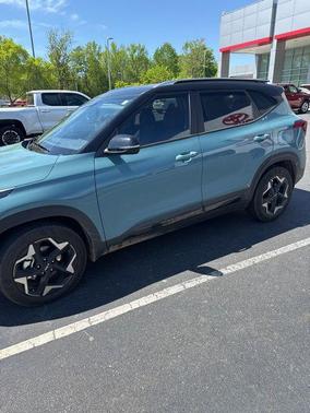 Pluton Blue/Black Roof 2025 Kia Seltos S