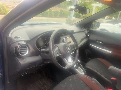 Deep Blue Pearl 2019 Nissan Kicks SR