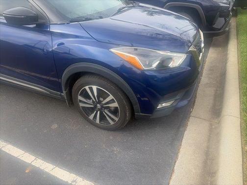 Deep Blue Pearl 2019 Nissan Kicks SR