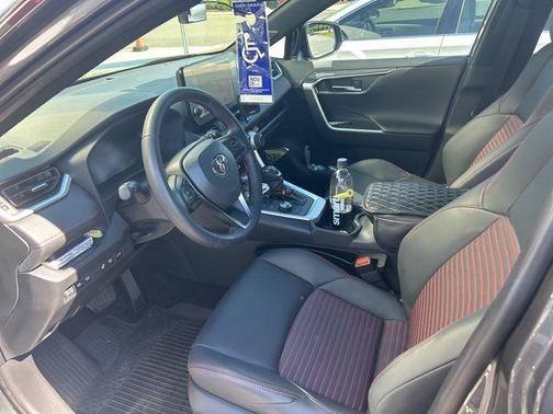 2025 Toyota RAV4 Hybrid SE