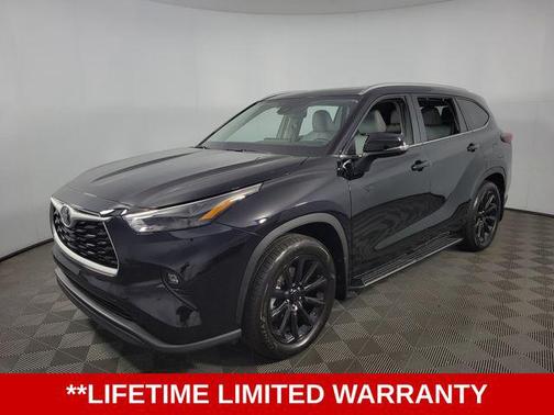 Midnight Black 2026 Toyota Highlander XLE
