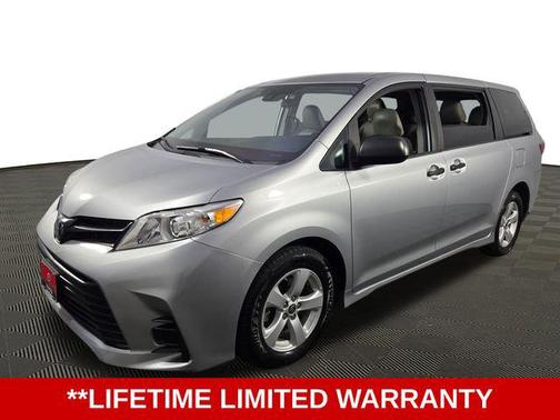 2020 Toyota Sienna SE