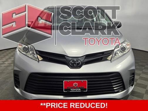 2020 Toyota Sienna SE