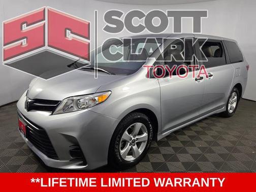 2020 Toyota Sienna SE