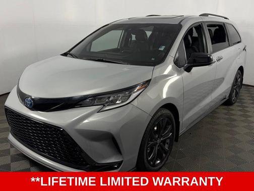 2025 Toyota Sienna XSE 7 Passenger