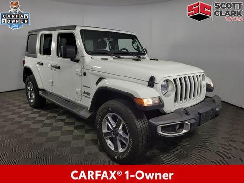 Bright White Clearcoat 2022 Jeep Wrangler Unlimited Sahara