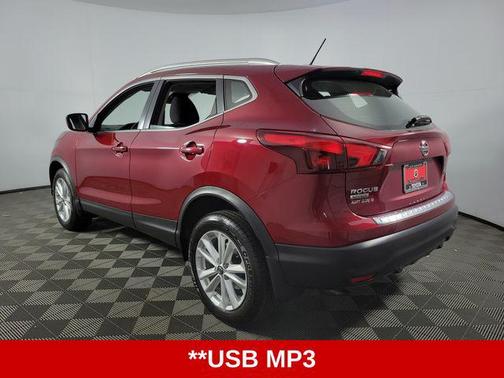 Scarlet 2019 Nissan Rogue Sport SV