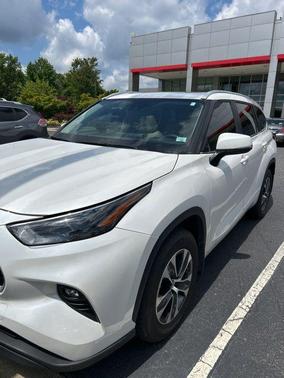2024 Toyota Highlander XLE
