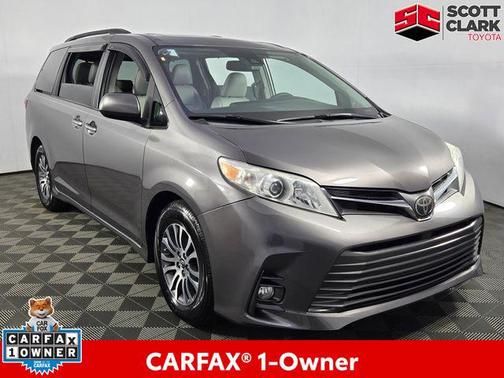 2018 Toyota Sienna XLE