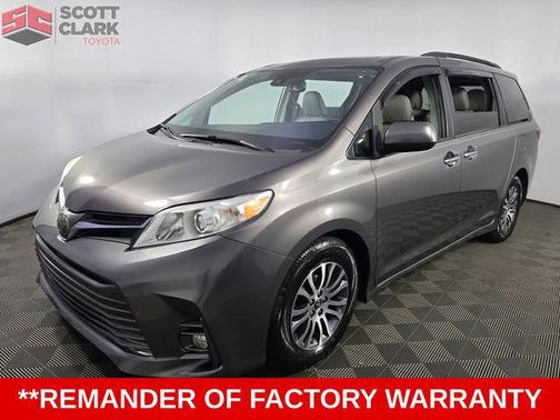 2018 Toyota Sienna XLE
