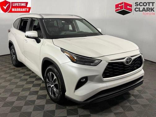 Pearl 2025 Toyota Highlander XLE