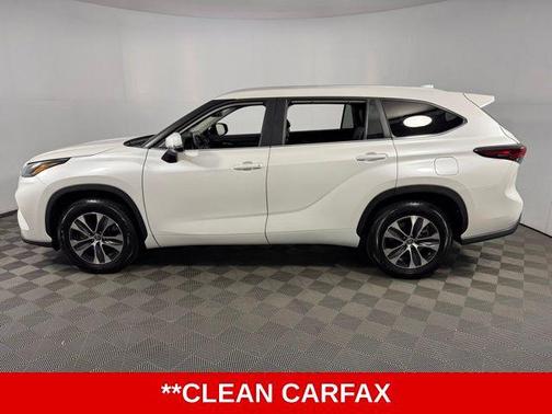 Pearl 2025 Toyota Highlander XLE
