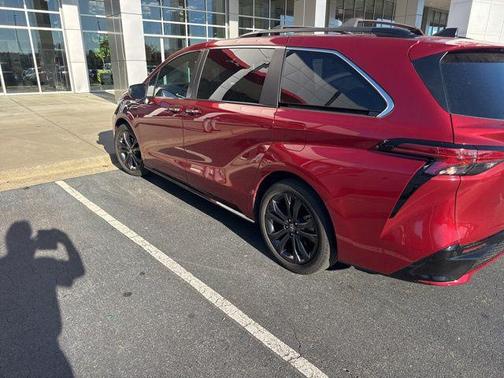2023 Toyota Sienna XSE 7 Passenger