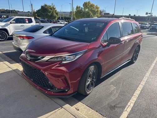 2023 Toyota Sienna XSE 7 Passenger