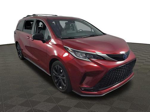 2023 Toyota Sienna XSE 7 Passenger