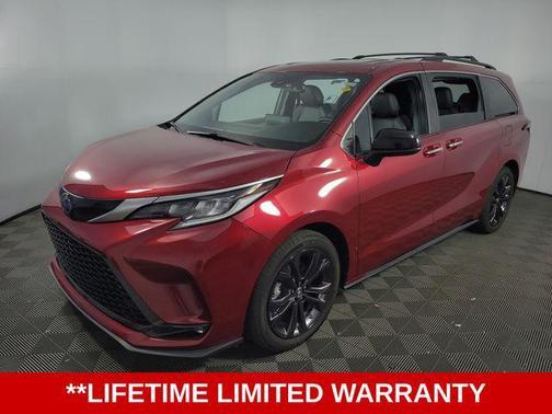 2023 Toyota Sienna XSE 7 Passenger