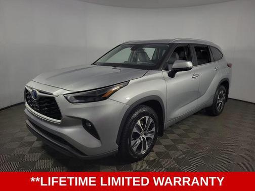 2022 Toyota Highlander Hybrid XLE