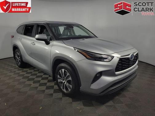 2022 Toyota Highlander Hybrid XLE