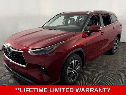 Ruby Flare Pearl 2023 Toyota Highlander XLE