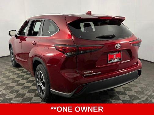 Ruby Flare Pearl 2023 Toyota Highlander XLE