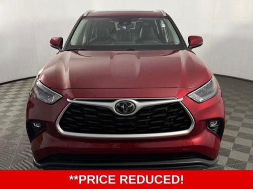Ruby Flare Pearl 2023 Toyota Highlander XLE