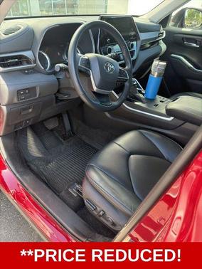 Ruby Flare Pearl 2023 Toyota Highlander XLE