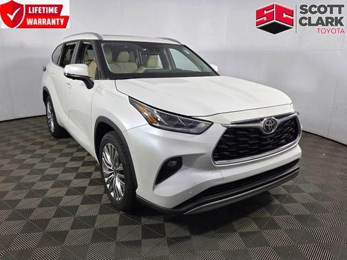 Pearl 2023 Toyota Highlander Platinum