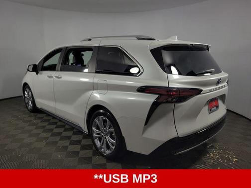 2023 Toyota Sienna Platinum 7 Passenger