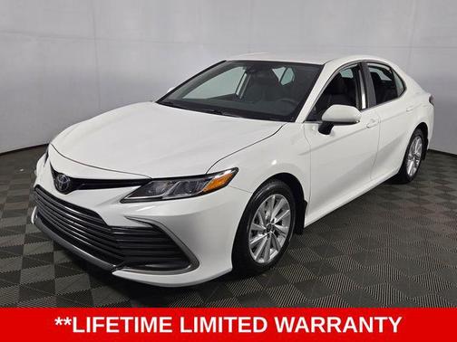 Ice Cap 2024 Toyota Camry LE