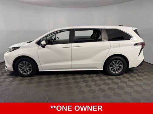 Ice 2023 Toyota Sienna LE