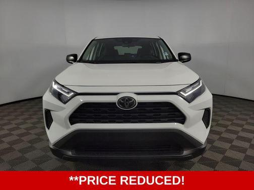 Ice 2024 Toyota RAV4 LE