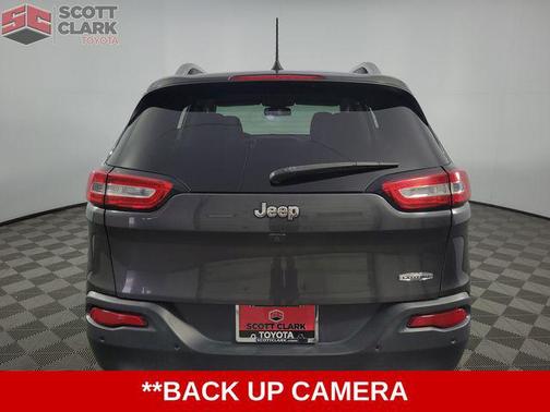 2017 Jeep Cherokee Sport