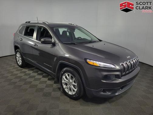 2017 Jeep Cherokee Sport