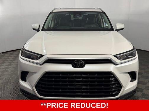 Pearl 2024 Toyota Grand Highlander XLE